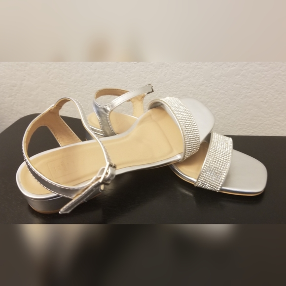 Sparkly Sandles - Picture 3 of 4